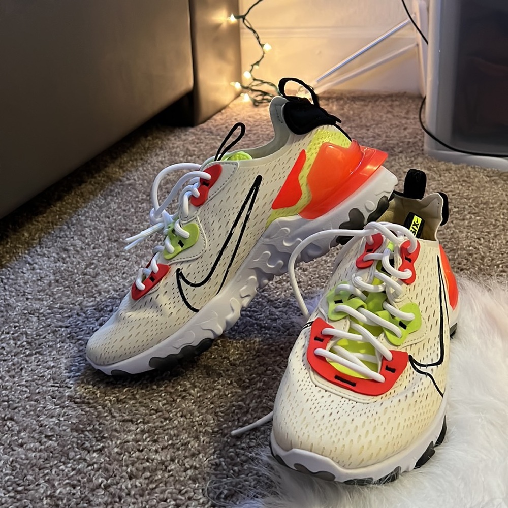 Nike RUNNERs - Picture 2 of 5